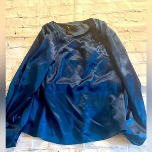 Gorgeous vintage silk top 
Size 6 navy blue 
Unique sleeves.